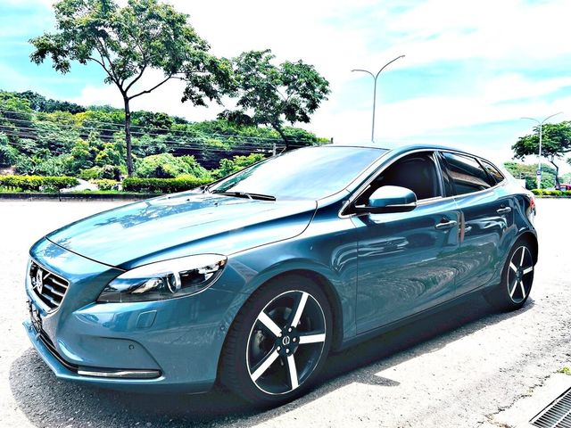 VOLVO富豪 V40  第1張相片