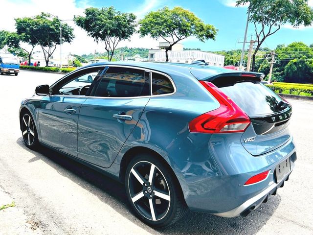VOLVO富豪 V40  第2張相片
