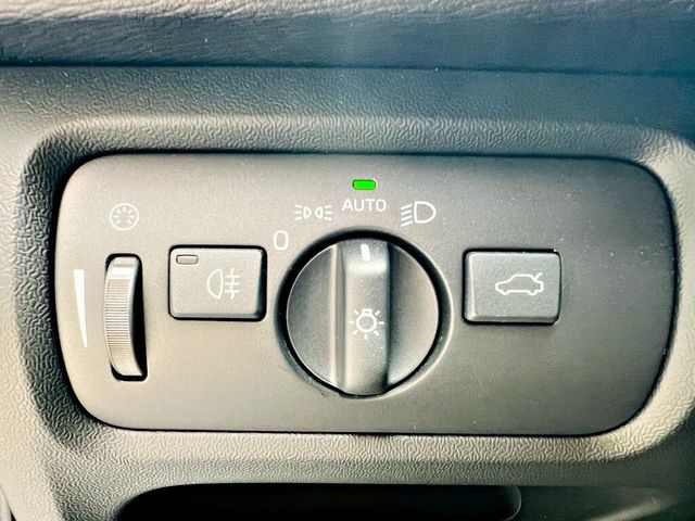 VOLVO富豪 V40  第9張相片
