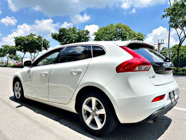VOLVO富豪 V40  第2張相片