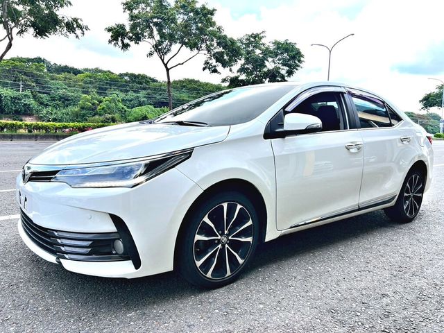 TOYOTA豐田 ALTIS  第1張相片