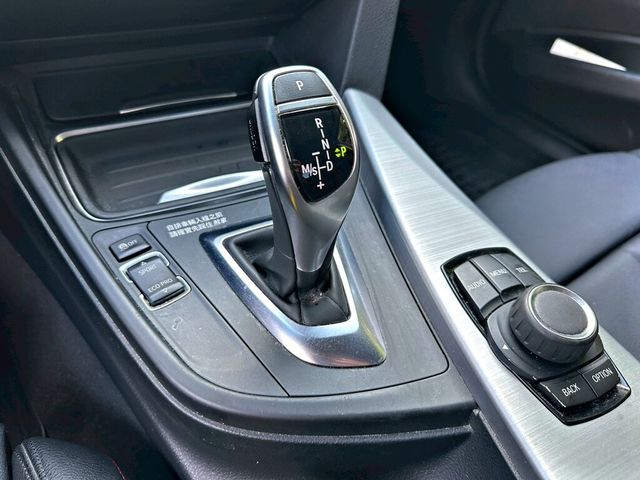 BMW寶馬 320I  第12張相片