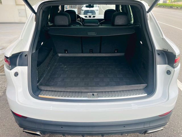 PORSCHE保時捷 CAYENNE  第3張相片