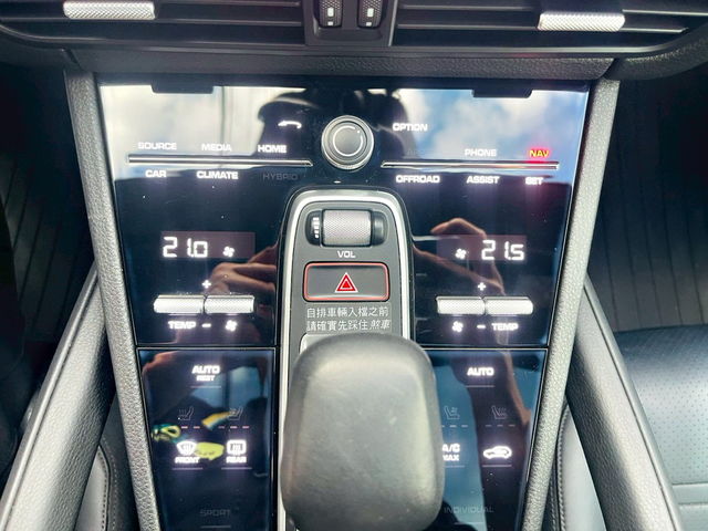 PORSCHE保時捷 CAYENNE  第13張相片