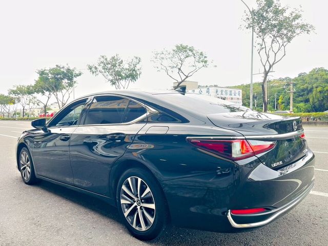 LEXUS凌志 ES200  第2張相片
