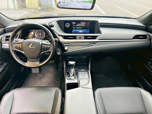 LEXUS凌志 ES200  第11張相片