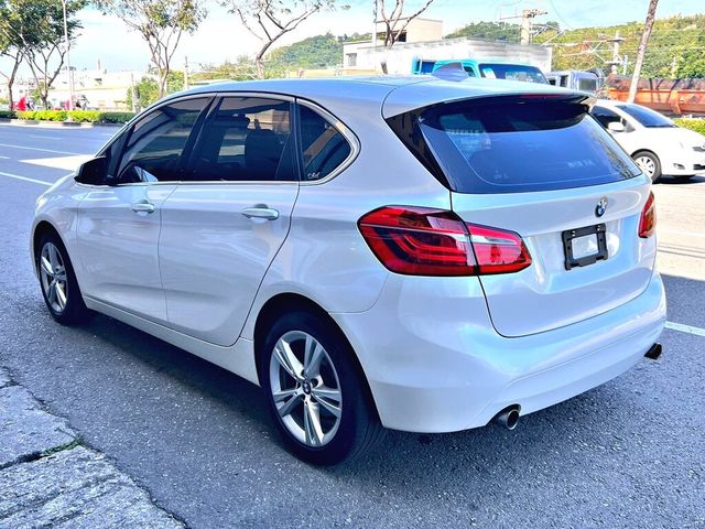 BMW寶馬 220I  第2張相片