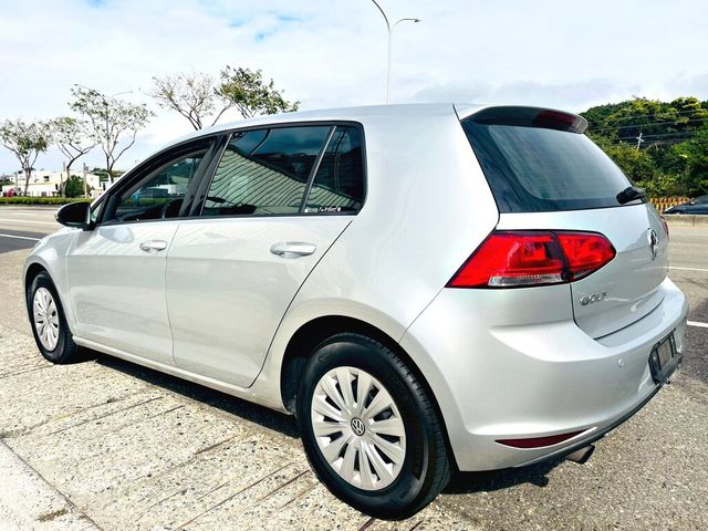 VOLKSWAGEN福斯 GOLF  第2張相片