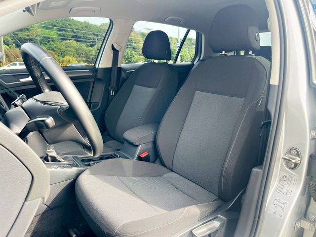 VOLKSWAGEN福斯 GOLF  第5張相片