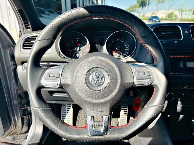 VOLKSWAGEN福斯 GOLF GTI  第4張相片