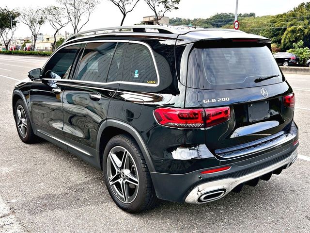 M-BENZ賓士 GLB200  第2張相片
