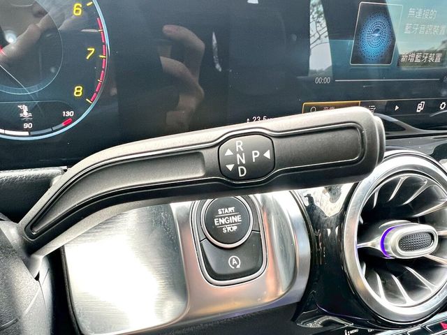 M-BENZ賓士 GLB200  第12張相片