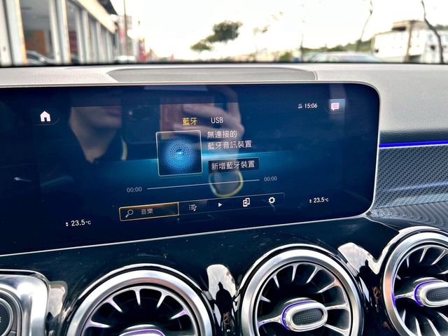 M-BENZ賓士 GLB200  第15張相片