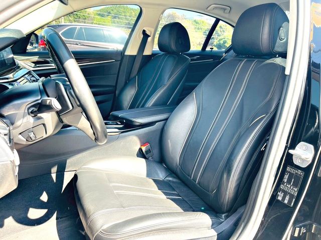 BMW寶馬 520D  第9張相片