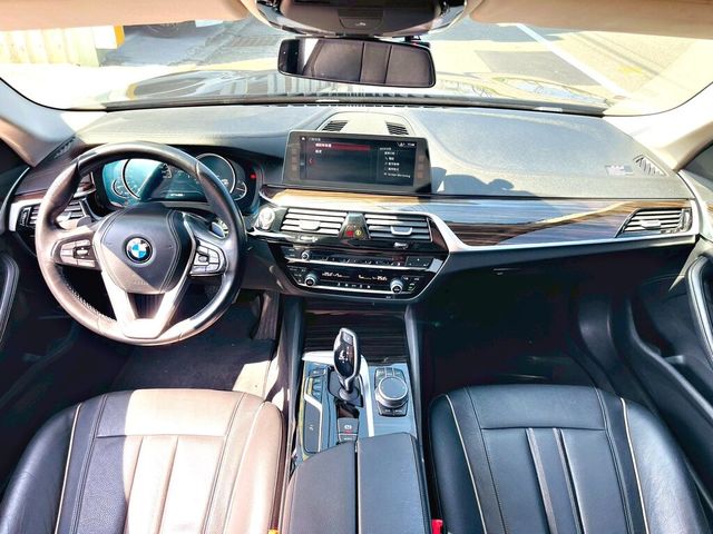 BMW寶馬 520D  第11張相片