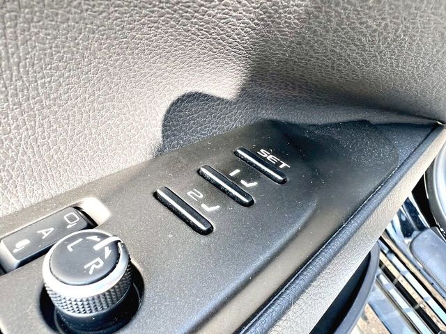 TOYOTA豐田 CAMRY HYBRID  第18張相片