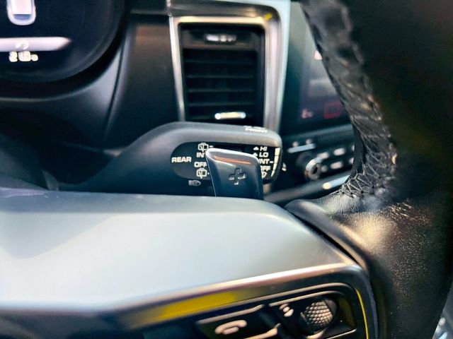 PORSCHE保時捷 MACAN TURBO  第8張相片