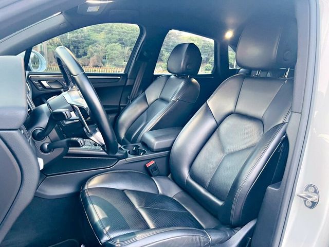 PORSCHE保時捷 MACAN TURBO  第9張相片