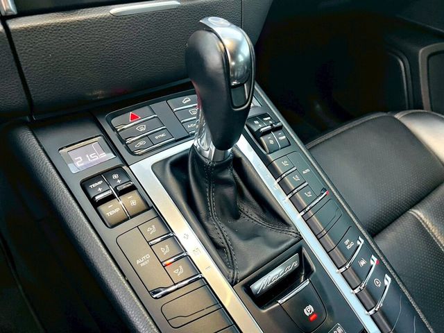 PORSCHE保時捷 MACAN TURBO  第12張相片