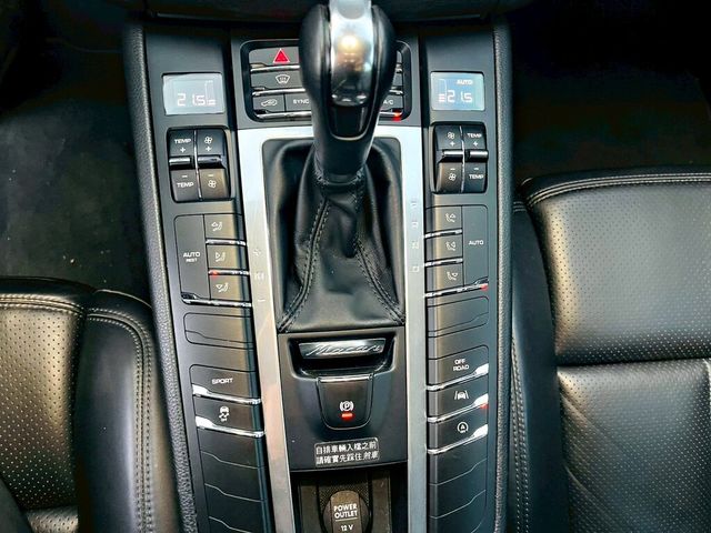 PORSCHE保時捷 MACAN TURBO  第13張相片