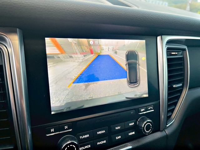 PORSCHE保時捷 MACAN TURBO  第14張相片