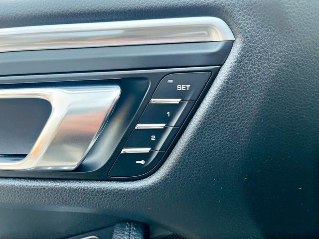 PORSCHE保時捷 MACAN TURBO  第17張相片