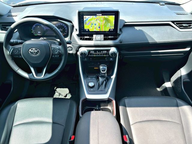 TOYOTA豐田 RAV4  第9張相片
