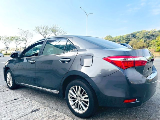 TOYOTA豐田 ALTIS  第2張相片