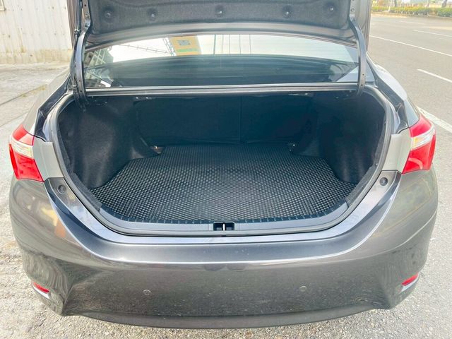 TOYOTA豐田 ALTIS  第3張相片