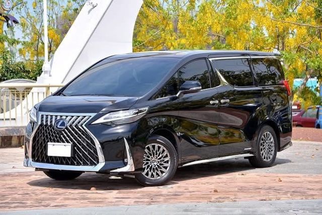 LEXUS凌志 LM300H  第1張相片