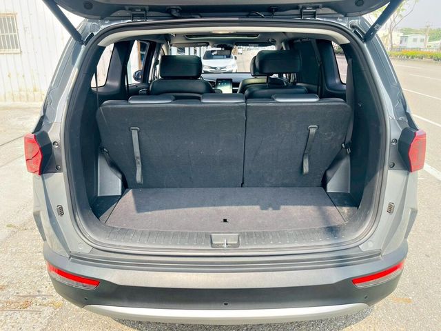 HYUNDAI現代 CUSTIN  第3張相片