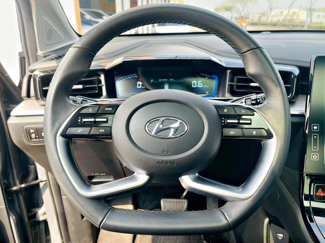 HYUNDAI現代 CUSTIN  第4張相片