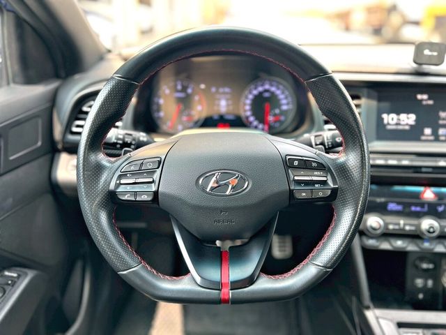 HYUNDAI現代 ELANTRA  第4張相片