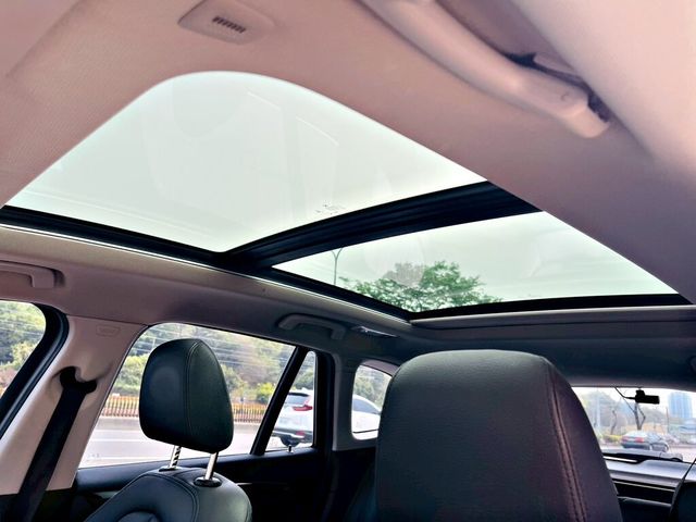 BMW寶馬 X1  第15張相片