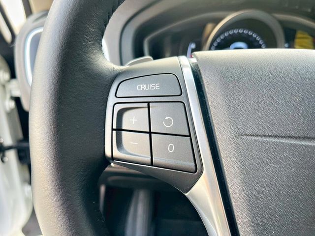 VOLVO富豪 V40  第5張相片