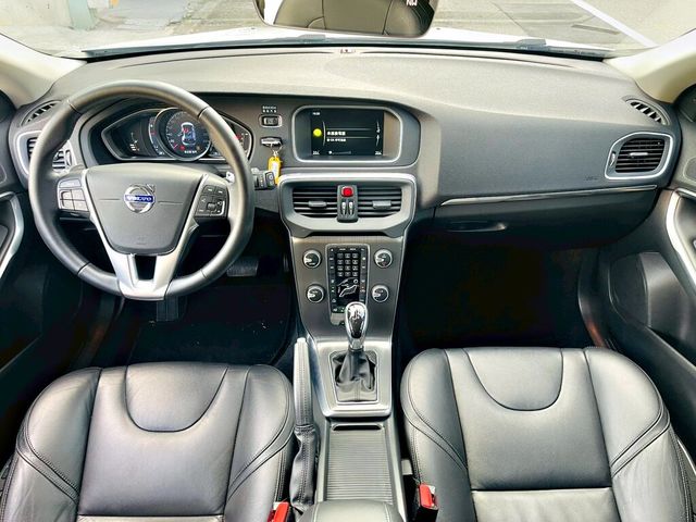 VOLVO富豪 V40  第11張相片