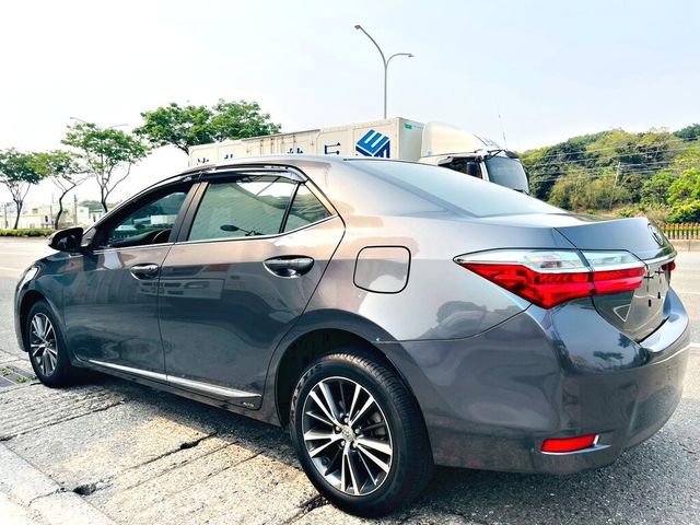 TOYOTA豐田 ALTIS  第2張相片