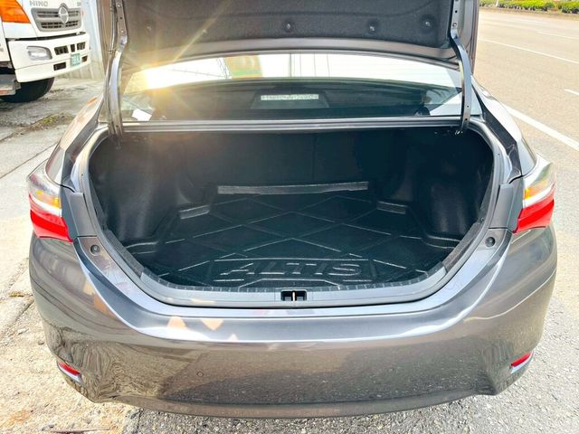 TOYOTA豐田 ALTIS  第3張相片