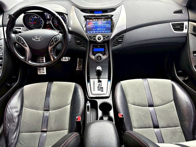 HYUNDAI現代 ELANTRA  第10張相片