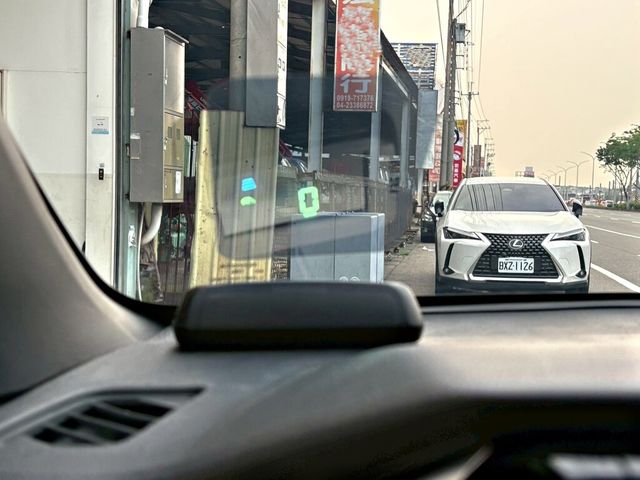 TOYOTA豐田 YARIS CROSSOVER  第15張相片