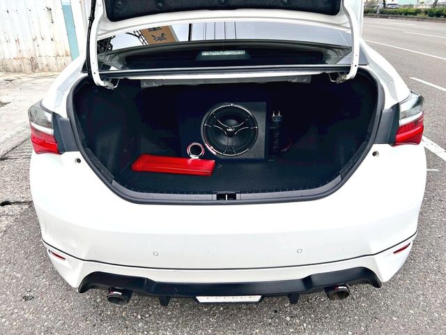 TOYOTA豐田 ALTIS  第3張相片