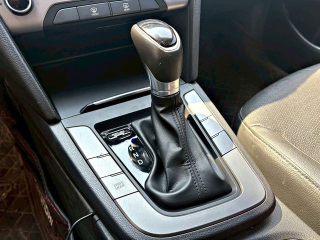 HYUNDAI現代 ELANTRA  第10張相片