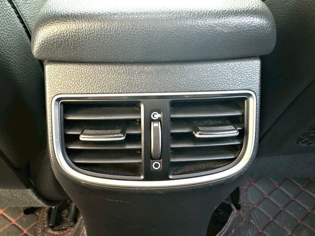 HYUNDAI現代 ELANTRA  第16張相片