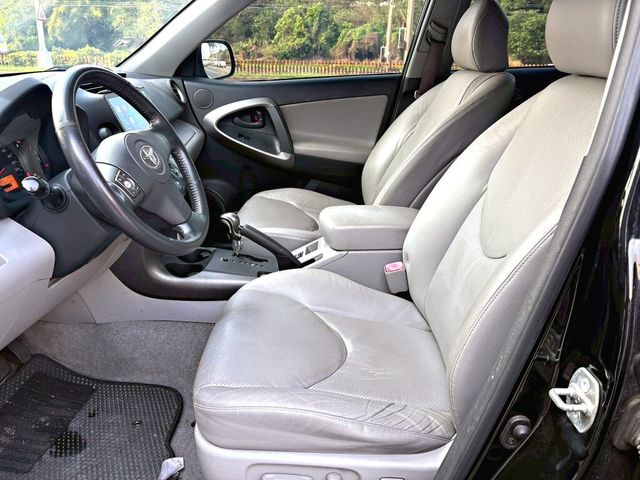 TOYOTA豐田 RAV4  第7張相片