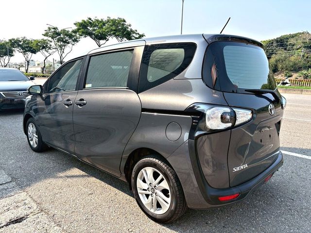 TOYOTA豐田 SIENTA  第2張相片