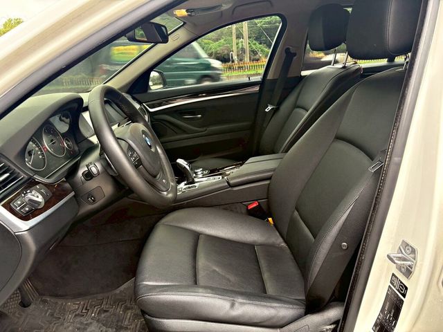 BMW寶馬 520D  第9張相片