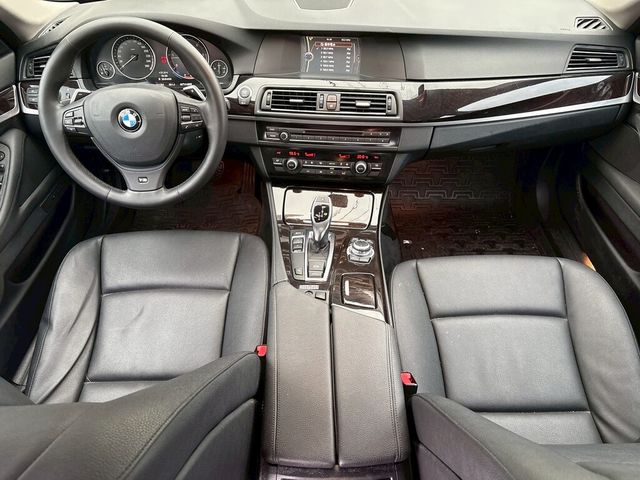 BMW寶馬 520D  第11張相片