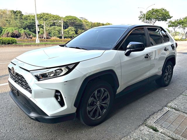 TOYOTA豐田 RAV4  第3張相片