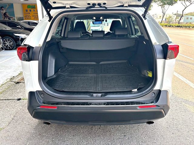 TOYOTA豐田 RAV4  第5張相片