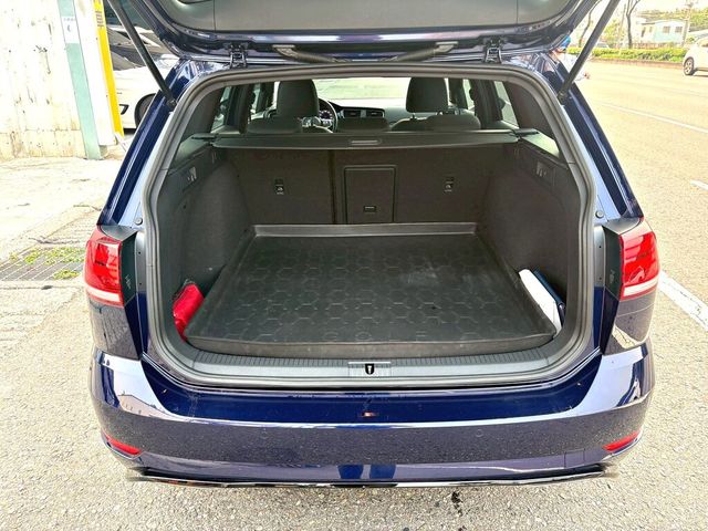 VOLKSWAGEN福斯 GOLF VARIANT  第3張相片